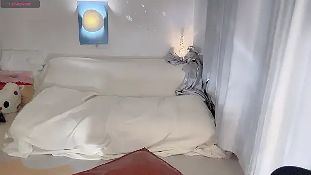 mistylana_ Adlı Modelin Canlı XXX Sohbeti