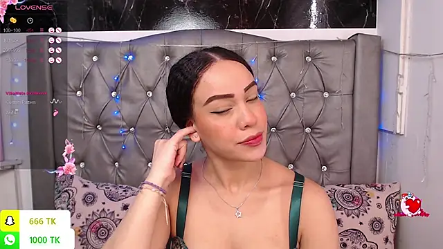 LAILAGUMMYのライブXXXチャット