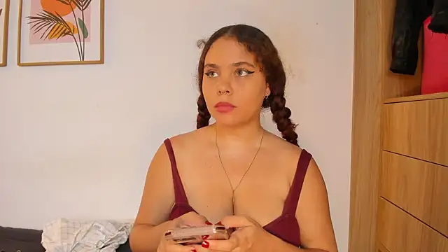 Chat XXX Live Bloom_Noor