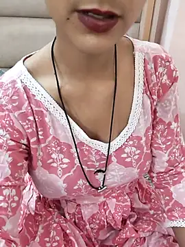 Indian-Aleena Chat XXX in diretta