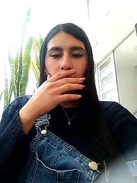 charlottte_wh: απευθείας συνομιλία ΧΧΧ