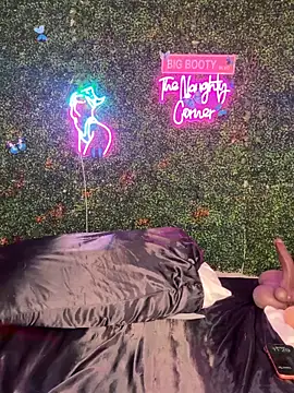 RenaThickAss Show in webcam