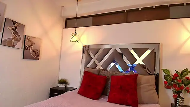 Liily_Foxxy Chat XXX in diretta