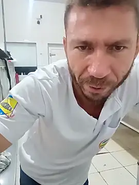 RobertoLuiz84 Show in webcam