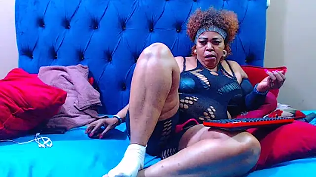 Pokazy przed kamerką – ebonycandy10