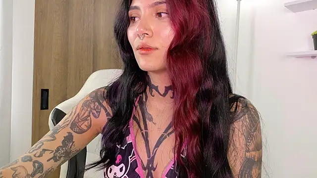 sara_queen10 Adlı Modelin Canlı XXX Sohbeti