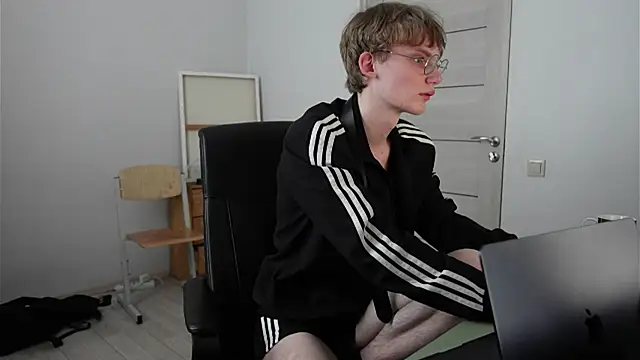 Show modela Dave_Redmond na web-kameri