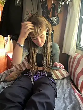 HornyHippy1n Live XXX chat