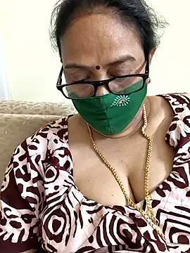 jyosthna Chat XXX in diretta