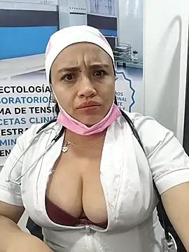 Nurse_Alice-7: διαδικτυακό σόου στην κάμερα