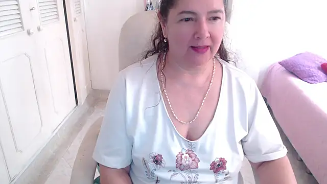 leonela_69 现场XXX聊天