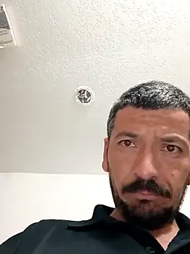 Werito0420: διαδικτυακό σόου στην κάμερα