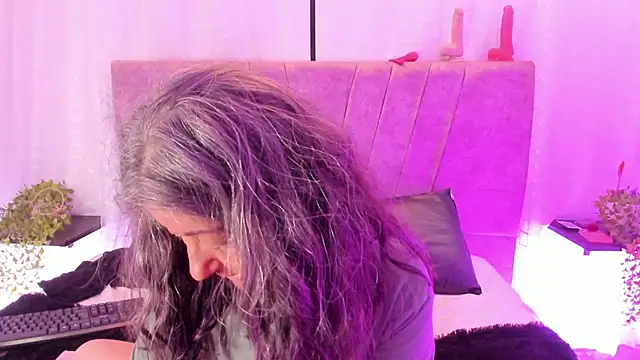 Chatroom XXX en direct de Victoriaa_Anderson