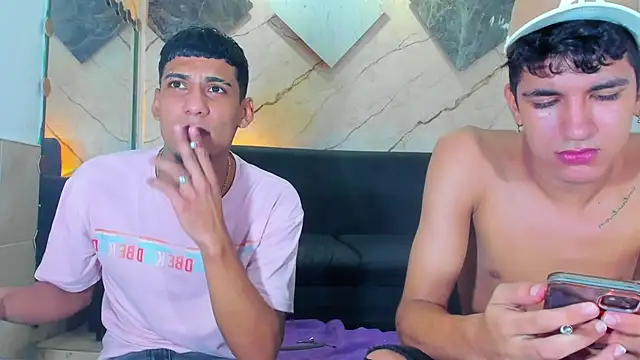 ALEX_KEITH26: απευθείας συνομιλία ΧΧΧ