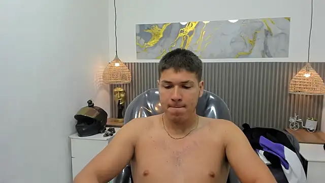 AlessandroFranco Live XXX Chat