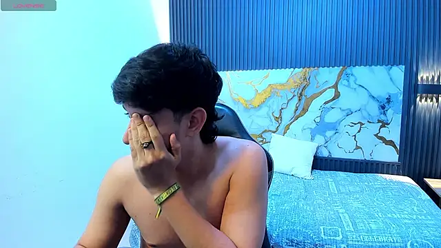 Вебкам-шоу AdrianFranko