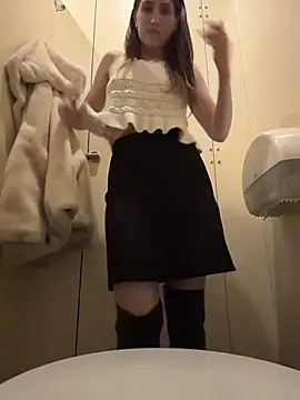 دردشة Tiny_Anny الجنسية المباشرة