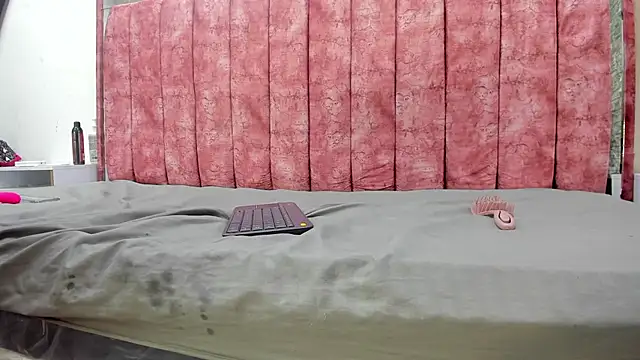 lucy_78_sweet Adlı Modelin Canlı XXX Sohbeti