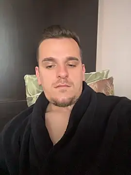 Huge_cock22cm's Webcam Show