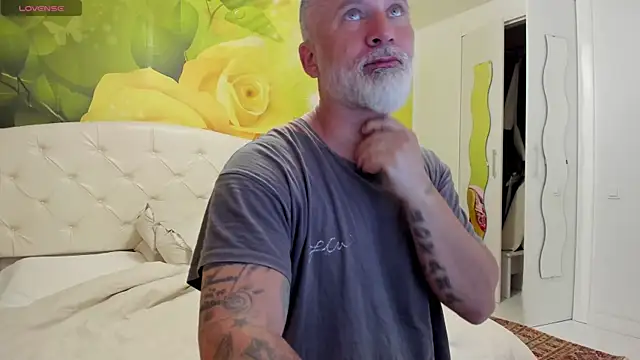 BlowMyXXL Webcam Show