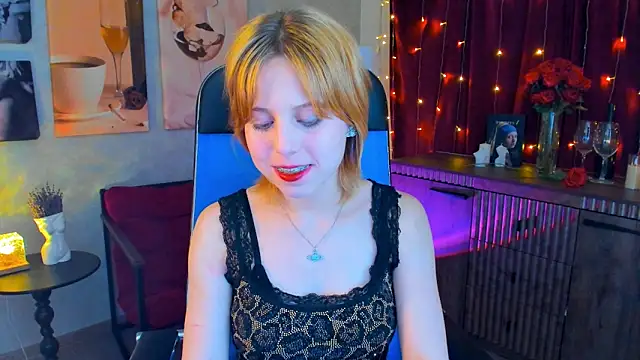 VivienneHebert Adlı Modelin Canlı XXX Sohbeti