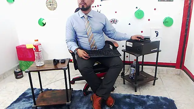 Pertunjukan Kamera Web KalethBigDick