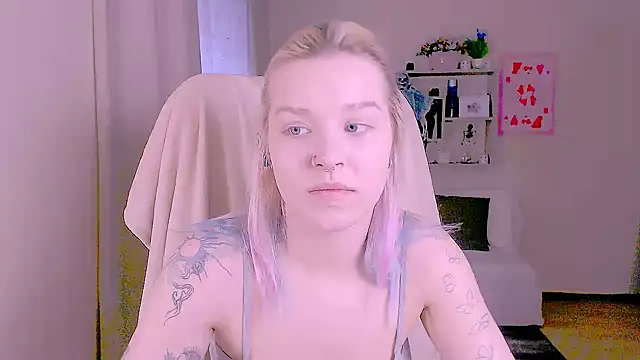 Hot_Blonda élő XXX-chatje