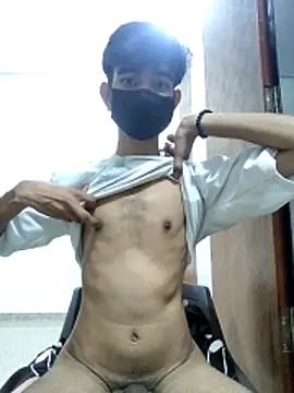 its_coco72: διαδικτυακό σόου στην κάμερα