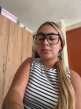 Miabonnett_ Chat XXX live