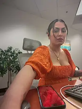 YourQueen18 Adlı Modelin Web Kamerası Şovu