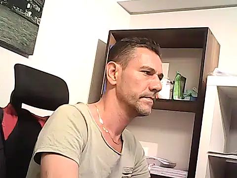 mastercharisma35 Show in webcam