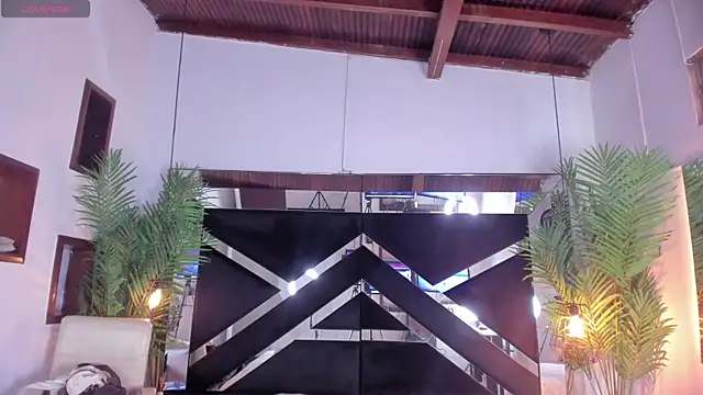 Chat +18 de emily-fox ao vivo