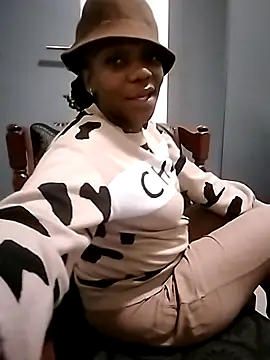 Chat +18 de InnocentSlutXx ao vivo