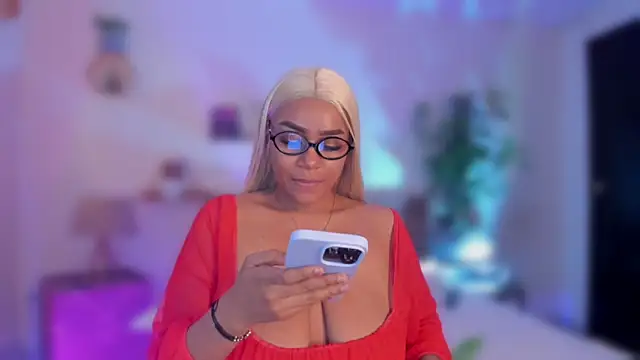 YariRose Adlı Modelin Canlı XXX Sohbeti