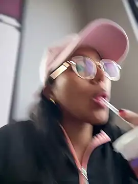 Pokazy przed kamerką – SheenaBrooke