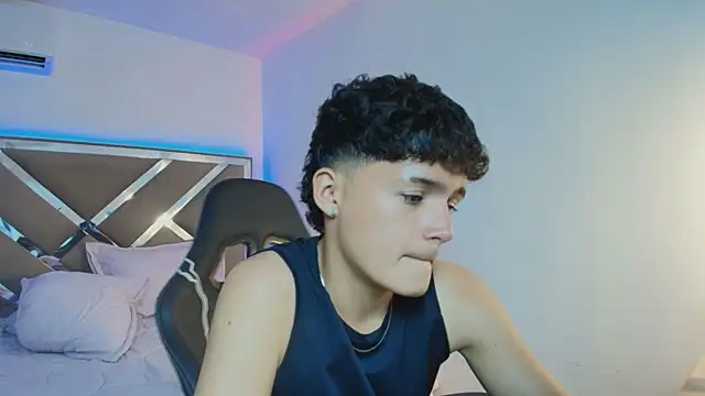 Luca_Voss 라이브 XXX 채팅