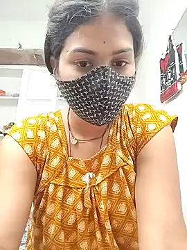 Cut_madhuri: διαδικτυακό σόου στην κάμερα