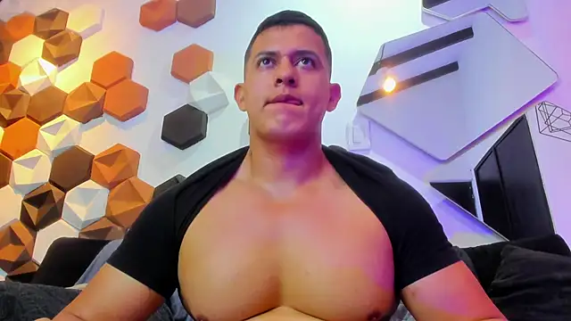 Chatroom XXX en direct de RomanCroft