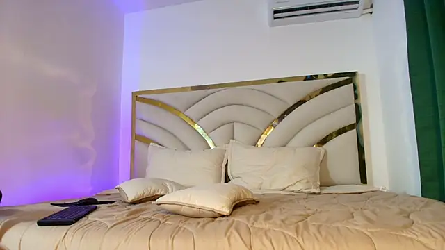 Show modela Milo_Storm na web-kameri