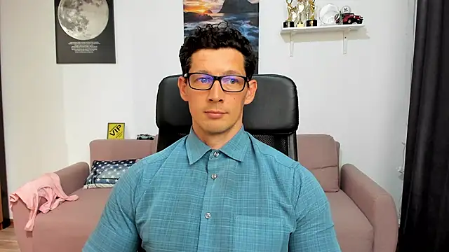 BrutusK08 live XXX chat