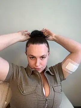 riri_bstvx Webcam Show