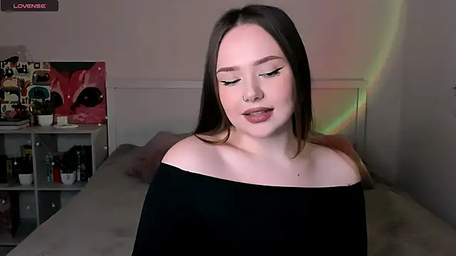 LittleKiitten লাইভ XXX চ্যাট