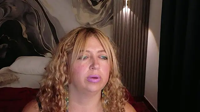 MilfArlet Live XXX-chat