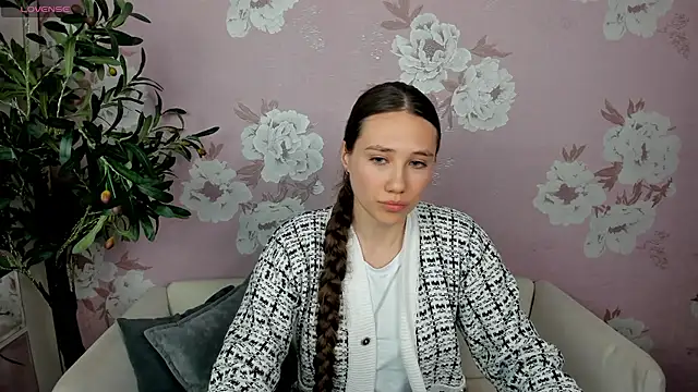 FreddaCordaro's Live XXX Chat