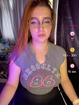 CoraVibes' Live XXX Chat