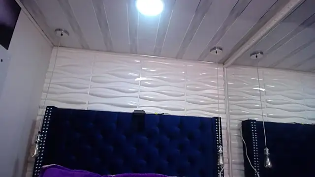 Chat +18 de SalmaTits ao vivo