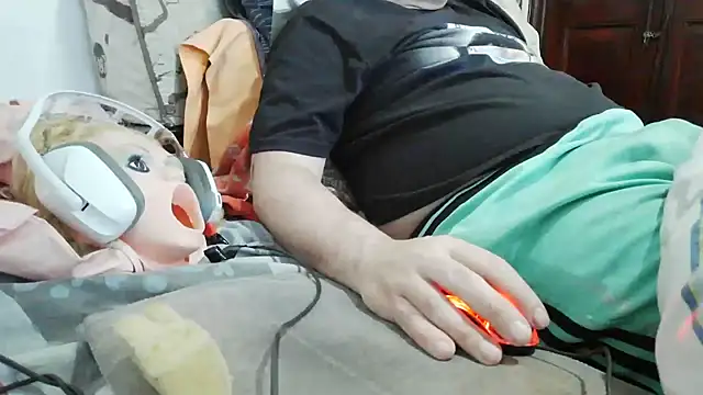 Pokazy przed kamerką – messi_syssy