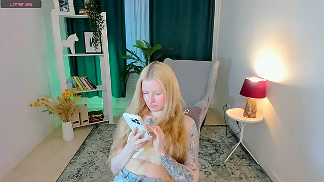 Laly_Peach Live XXX-chat