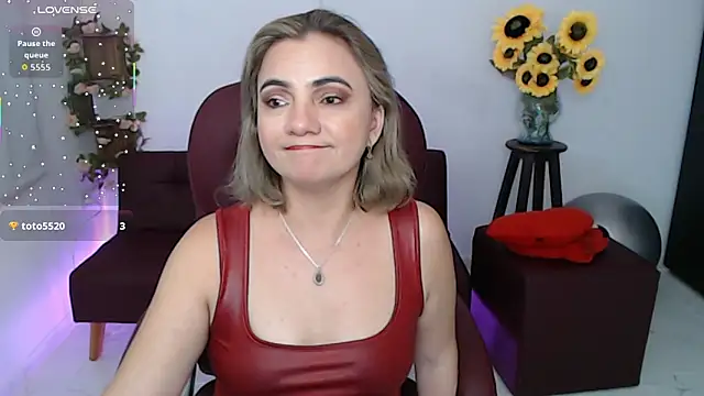 ana_milf's Live XXX Chat