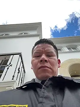 Manu0586 即時 XXX 聊天